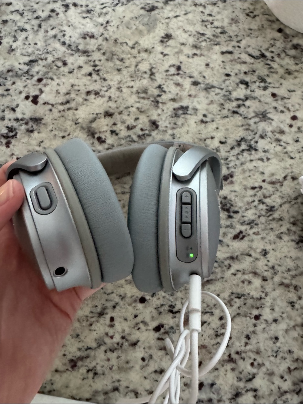 Bose Silver Over-Ear Wireless Noise-Cancelling Headphones - Picture 6 of 8